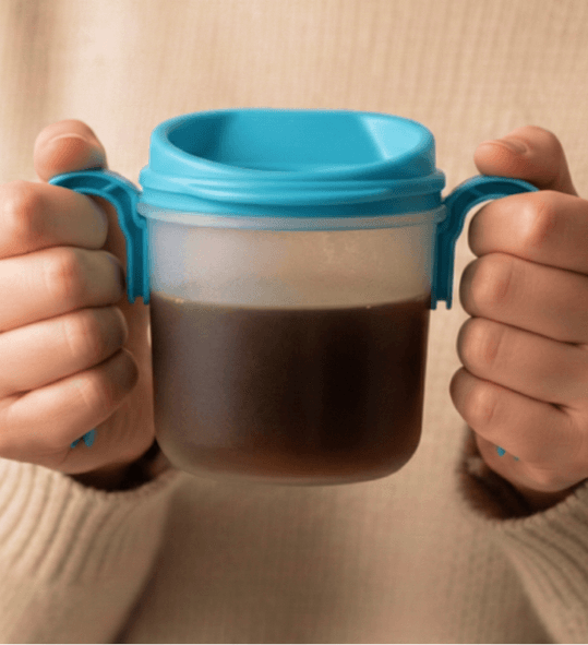 Provale Classic Cup — hands holding the cup with the blue lid